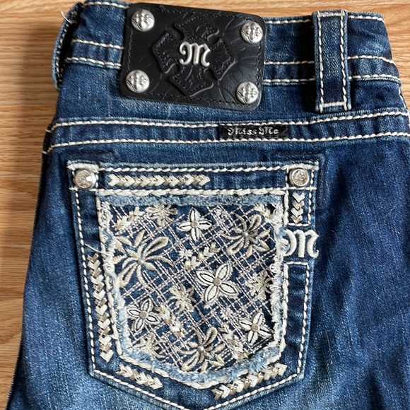 Brand New Miss Me Signature Bootcut Bling Jeans Ladies 27 - Picture 2 of 6